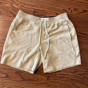 XL Lululemon At Ease Short (Light Green)